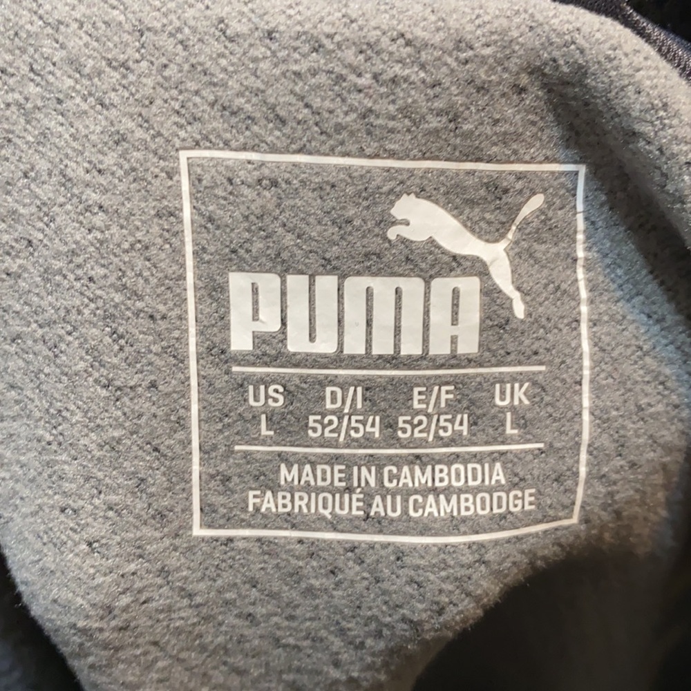 Men’s zip up Puma top. Sz large “SOLD” - Picture 3 of 4